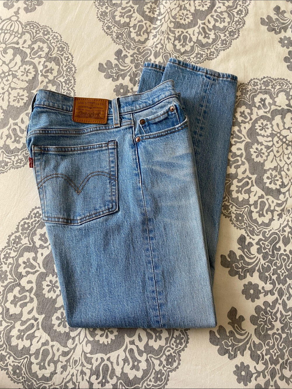 Classic High-Rise Light Blue Women's Jeans with Button Fly